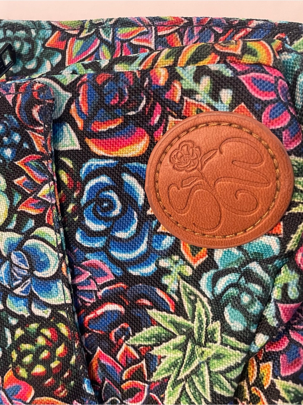 Sipsey Wilder Multicolor Succulent Print Crossbody Bag - Picture 3 of 8